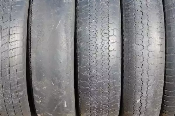 bahaya ban mobil botak