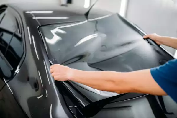 kaca film mobil terkelupas