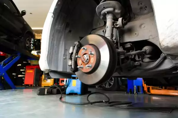 penyebab rem mobil bunyi cit cit