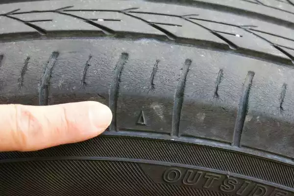 cara cek ketebalan ban mobil