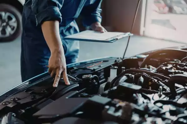 perbedaan inspeksi mobil dan servis