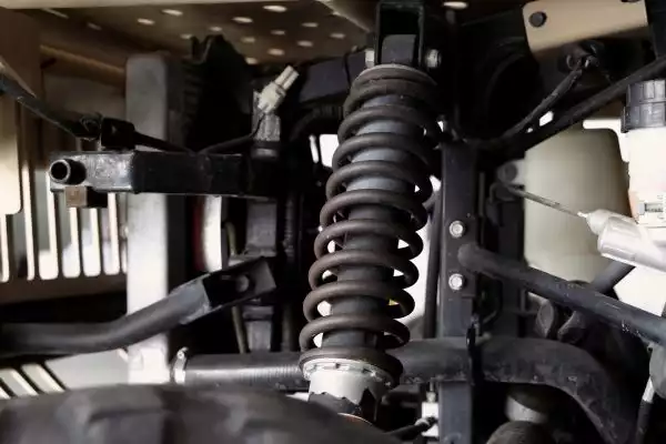 cek kaki-kaki mobil bunyi