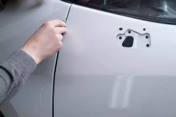 inspeksi mobil sedan bekas