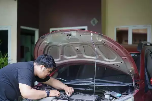 perbedaan service dan tune up mobil