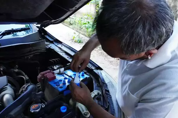 perbedaan service dan tune up mobil